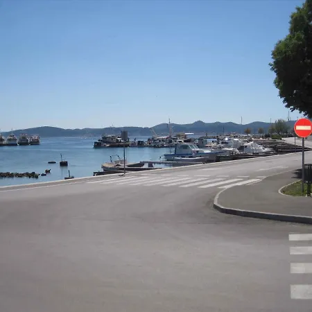 In - Riviera 17889 * Задар