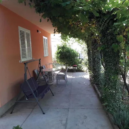 In - Riviera 17889 *