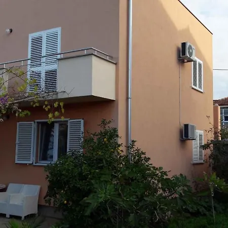 In - Riviera 17889 * Ζαντάρ