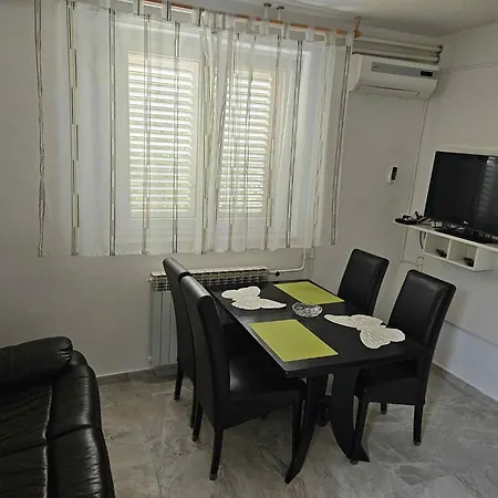 In - Riviera 17889 Apartment *