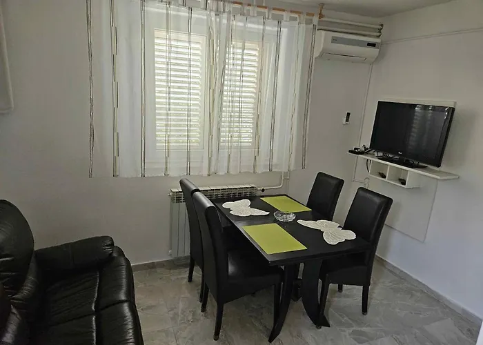 In - Riviera 17889 Apartment *