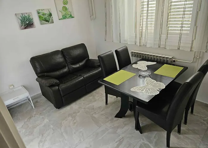 In - Riviera 17889 Apartment *